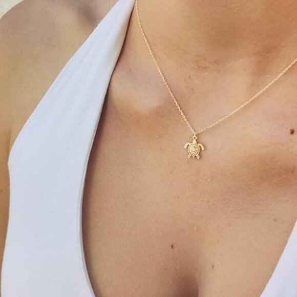 Neiman Marcus 14k Gold Plated Turtle Pendant Necklace - Picture 2 of 4